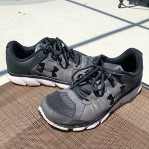 Men’s 12 Under Armour sneakers
